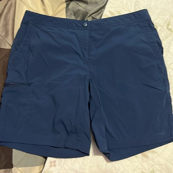 L.L. Bean Pants - LL Bean light weight shorts
